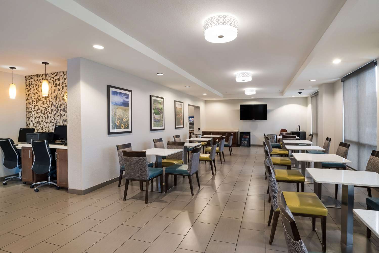 Comfort Inn & Suites Victoria North 35/46