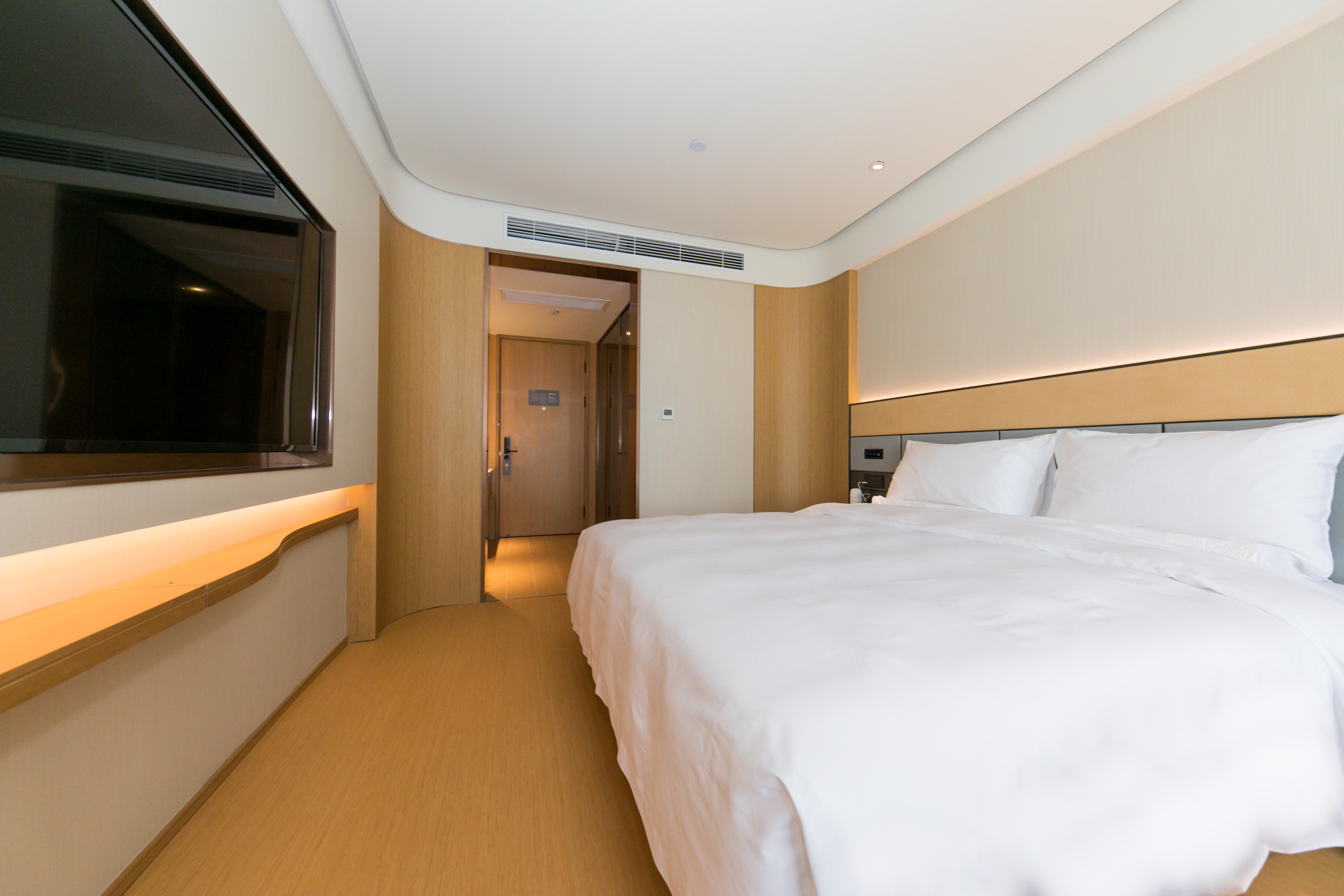 Ji Hotel (Hefei South Railway Station North Square) 11/30
