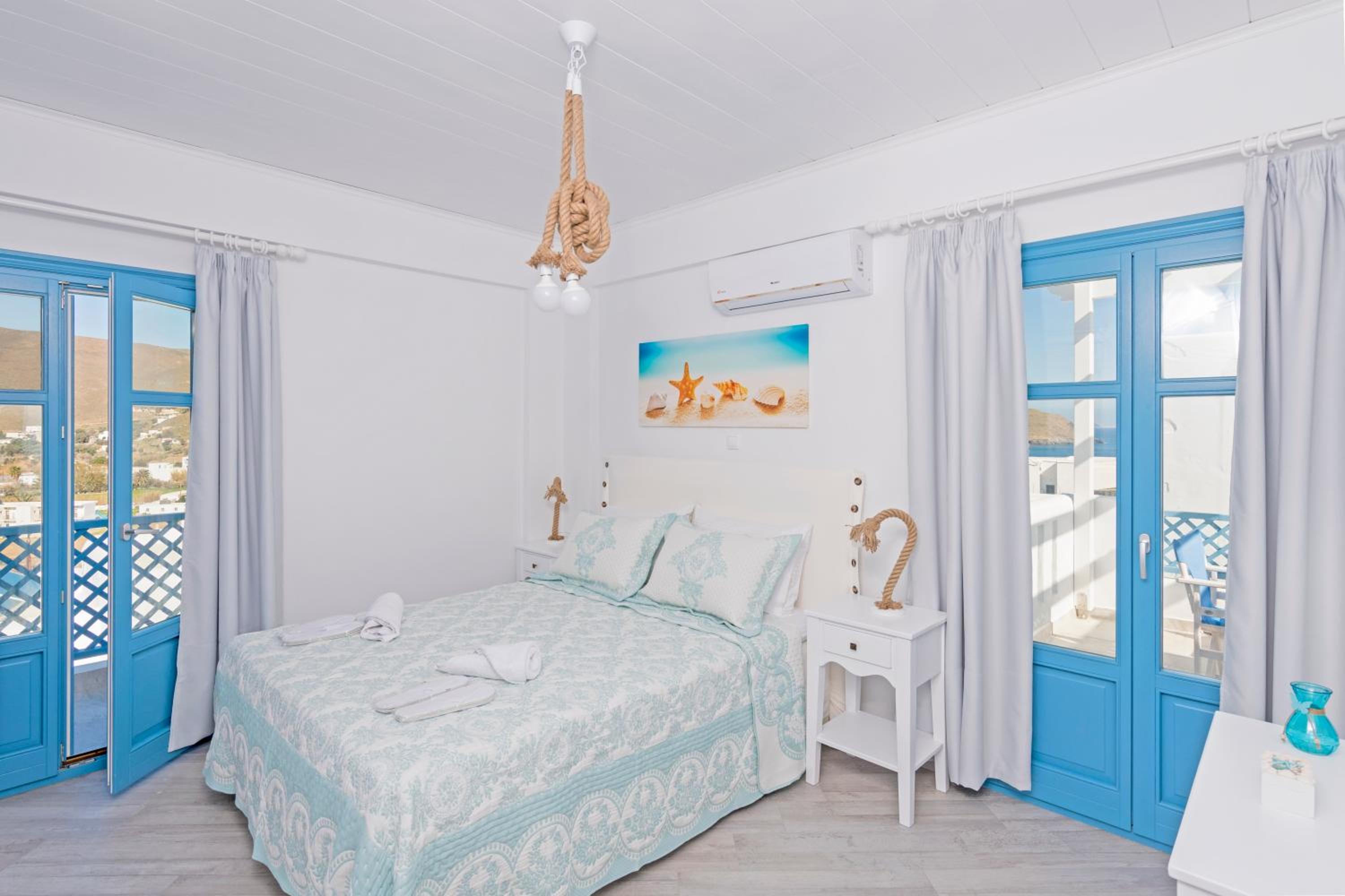 Pearl, Villa