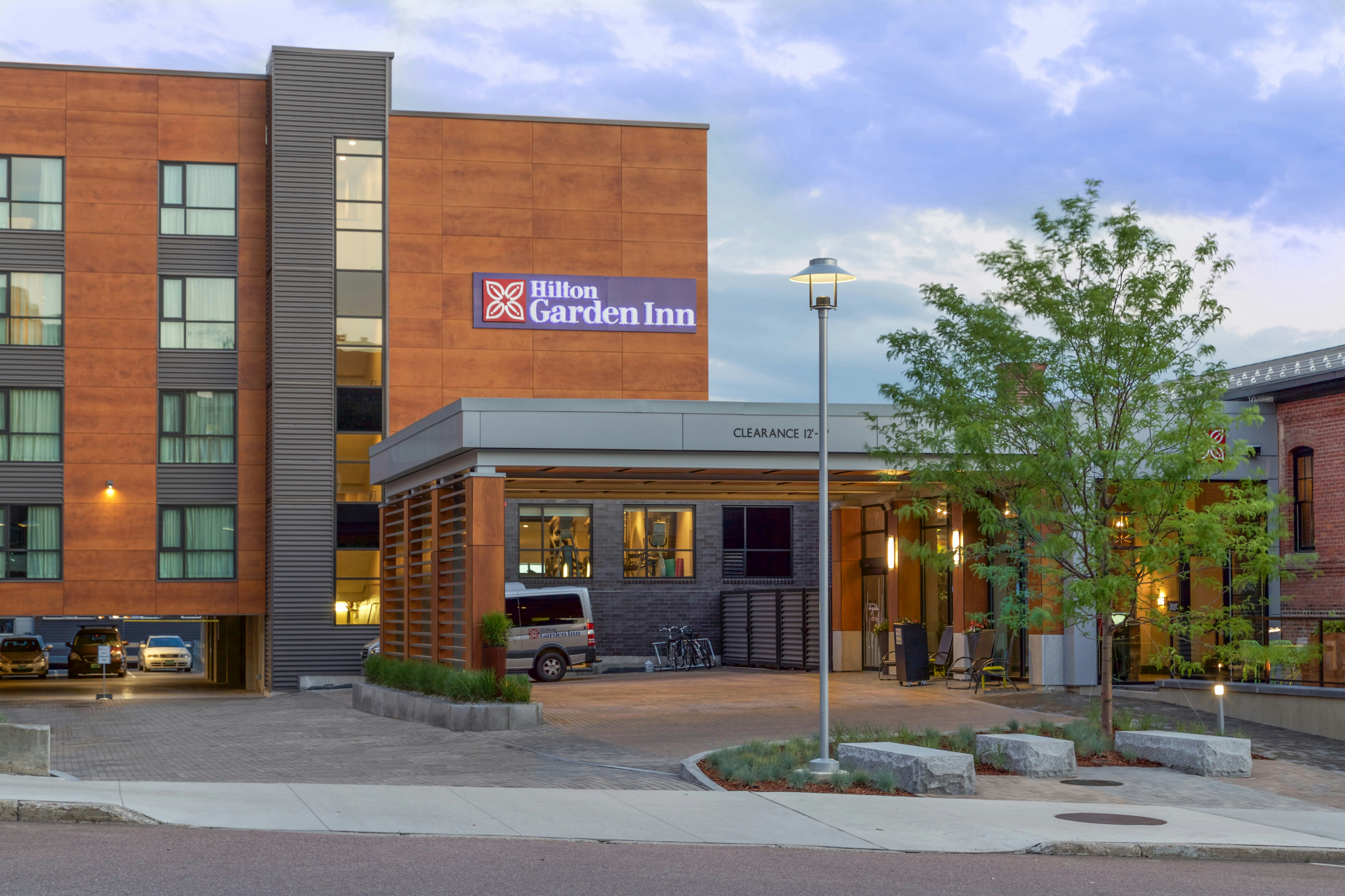 Hilton Garden Inn Burlington Downtown 69/73