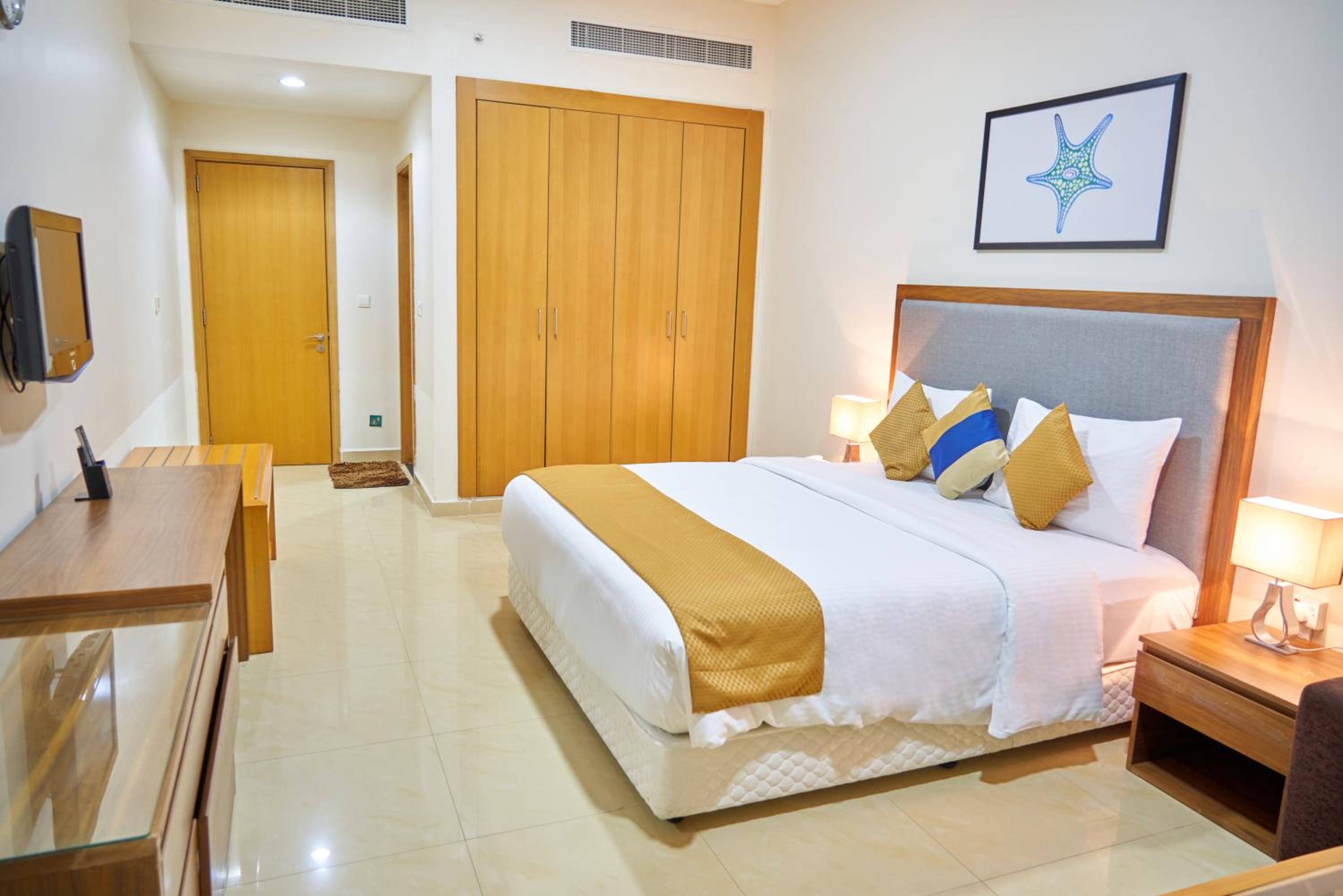 1 BEDROOM, APARTMENT