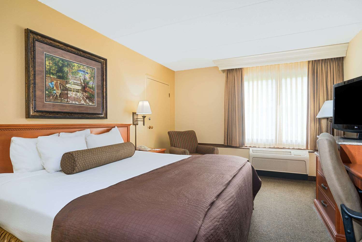 Ramada by Wyndham Plymouth Hotel and Conference Center 6/57