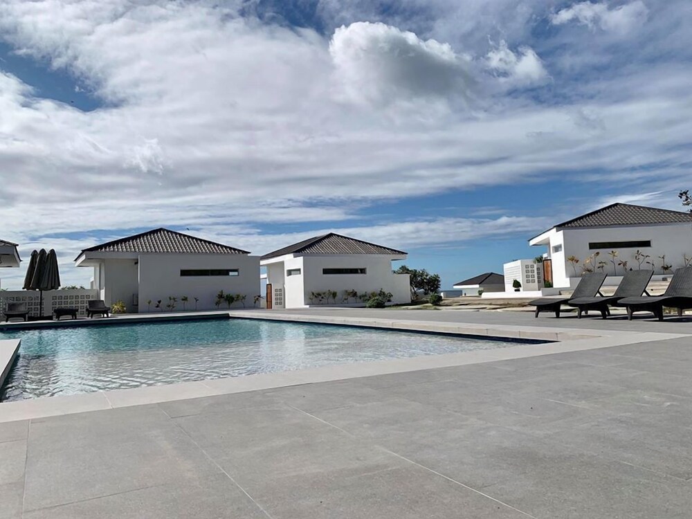 Cebu R Resort Tabuelan 30/50