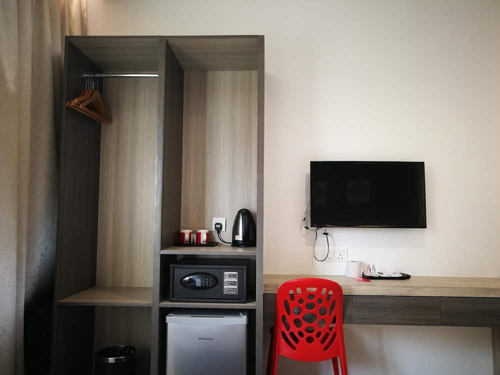 Hotel Alpha 48/58