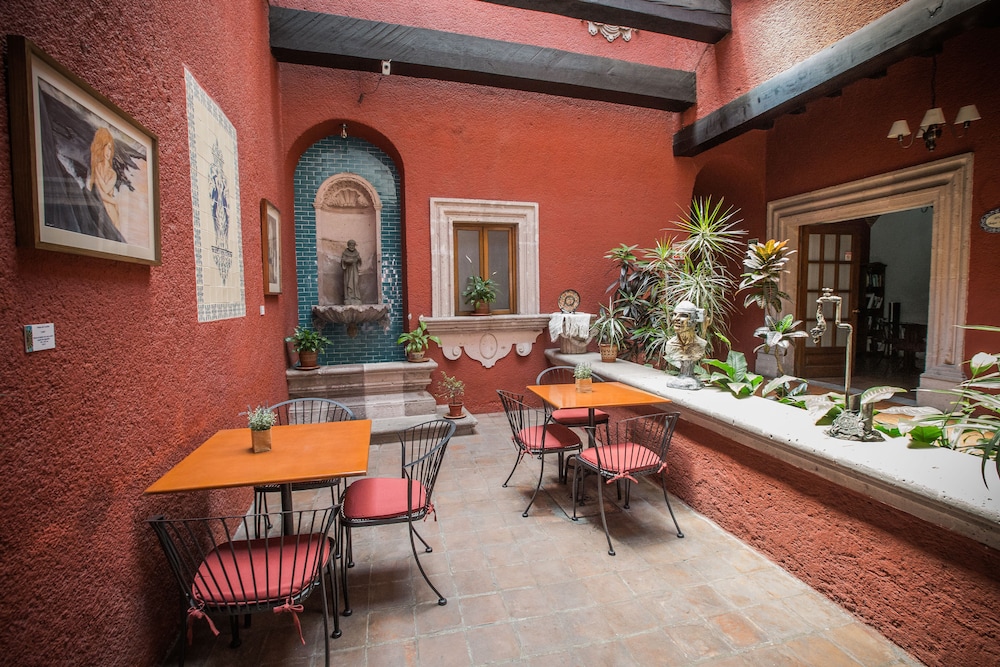 Portico Cultural Hotel 57/63