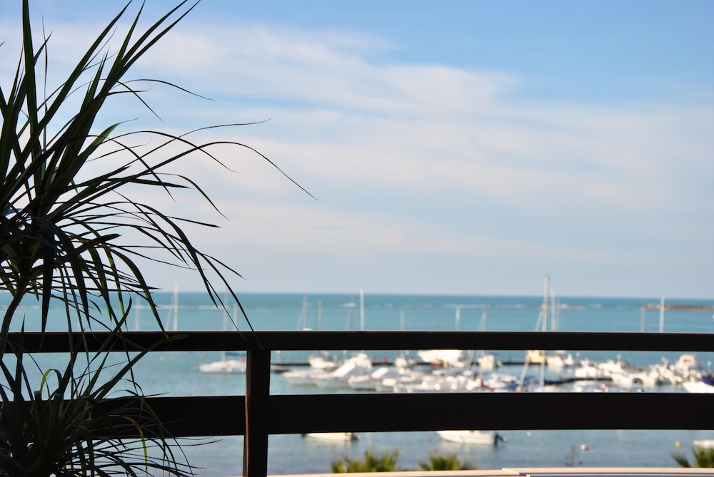 Mediterraneo Hotel 66/73