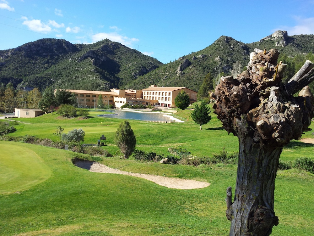 F&G La Figuerola Resort 40/50