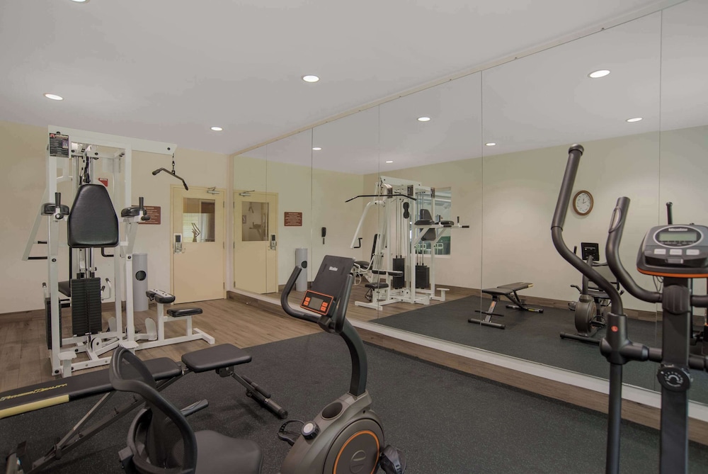 Quality Inn & Suites Chambersburg Northeast 27/47