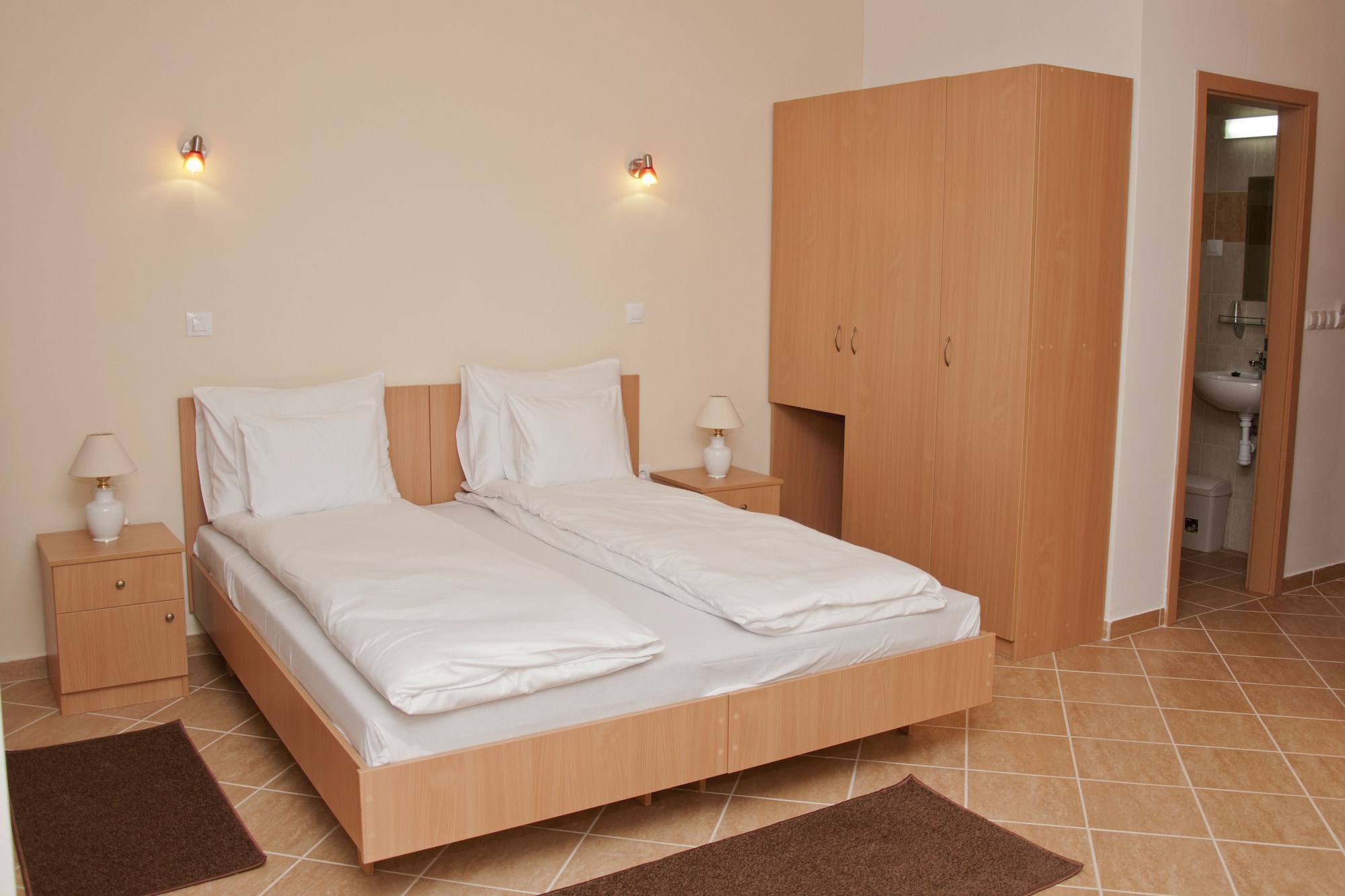 BASIC, DOUBLE OR TWIN BED