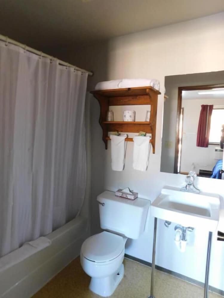 Packwood Inn 55/56