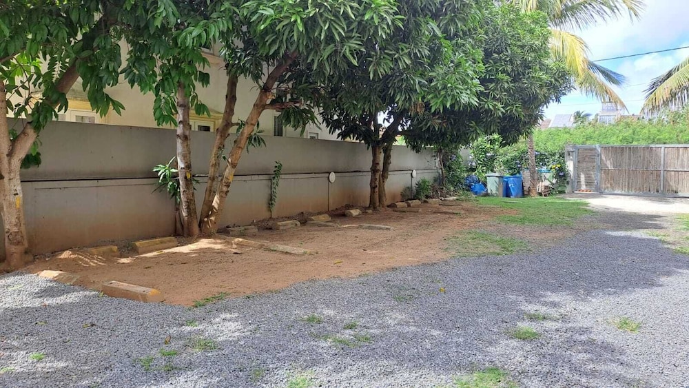 Allamanda Studios And Apartments 37/44