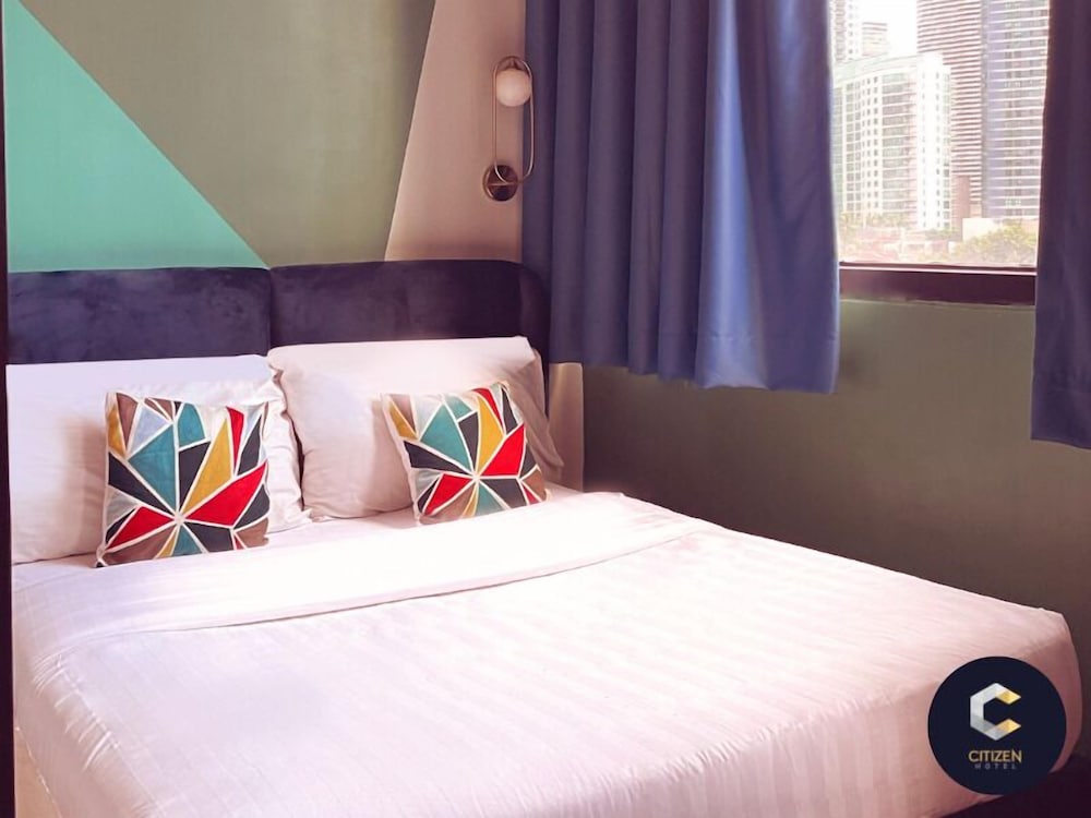 DELUXE, QUEEN BED