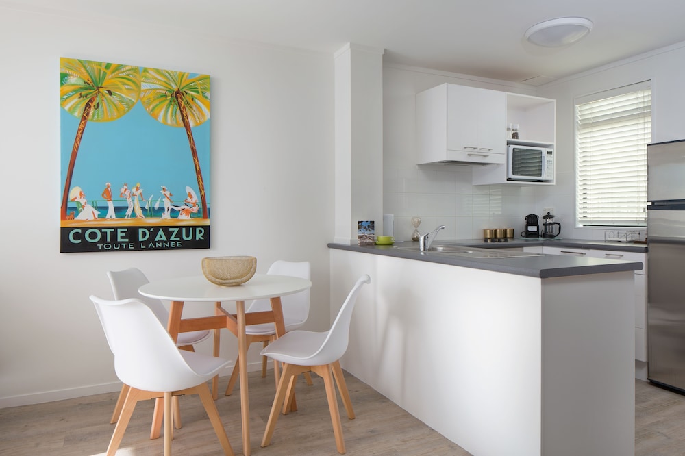 The Atrium Apartments 40/50