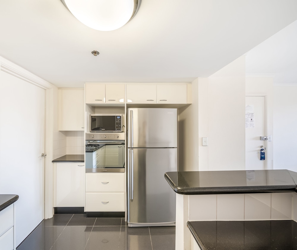 Oaks Sydney Castlereagh Suites 12/78