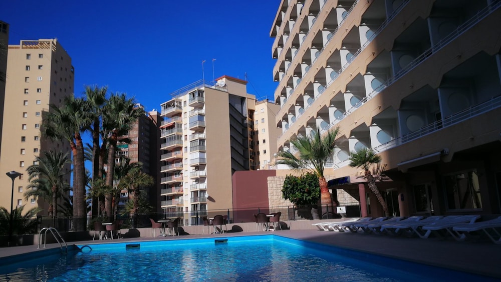 Mont Park Hotel 25/33