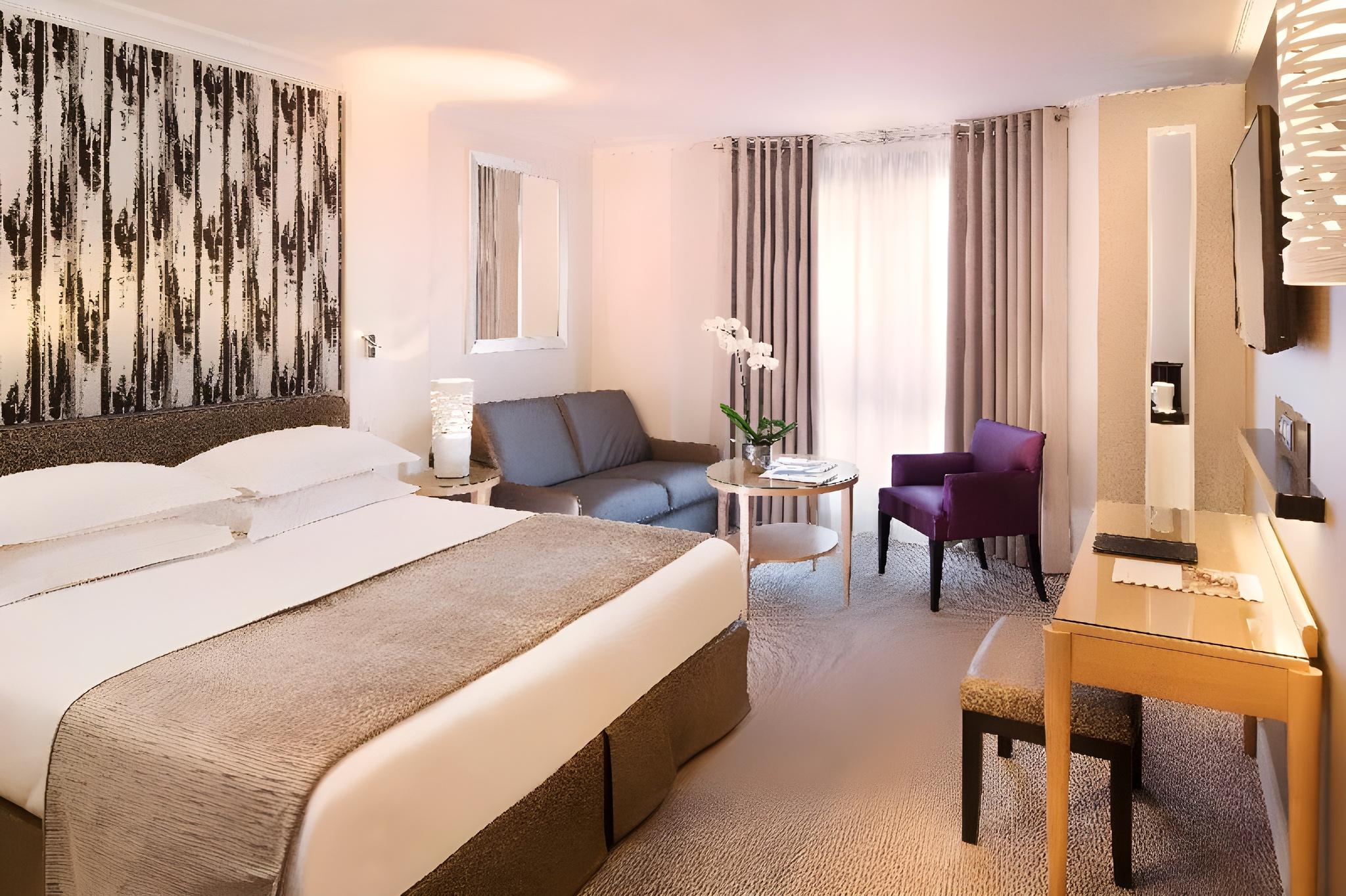 Semi Room, Single, Semi Double Bed