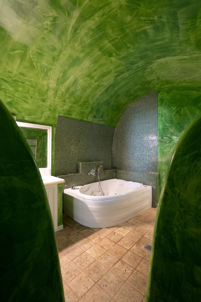 Asha Luxury Suites - Adults Only 53/67