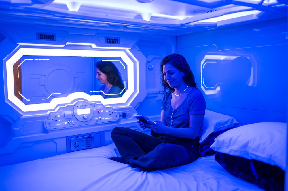 Space Q Capsule Hotel 29/32