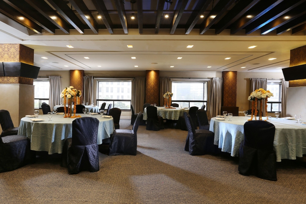 Four Points by Sheraton Lahore 58/64
