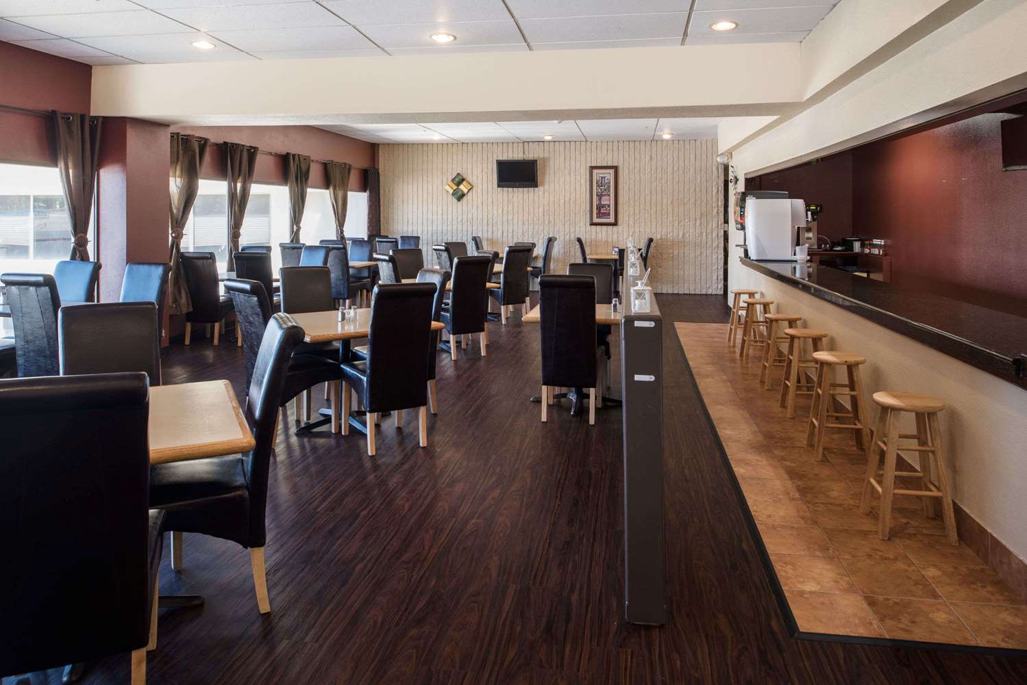 Ramada By Wyndham Downtown Spokane 13/20