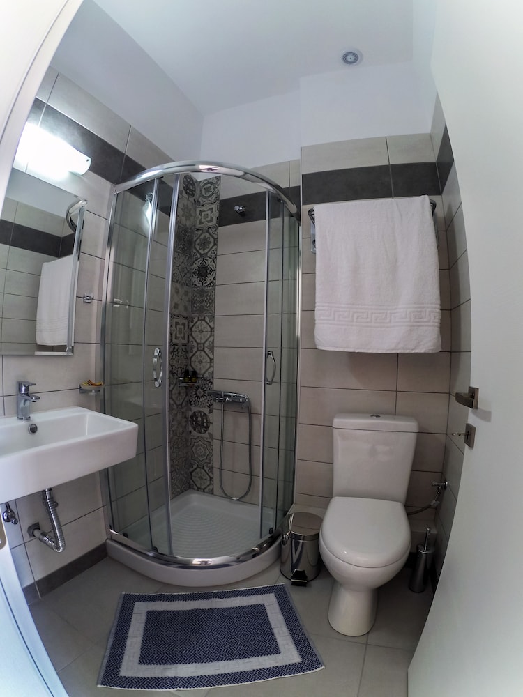 Castell Hotel 46/50