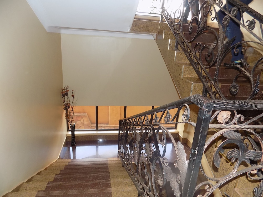 Olina Hotel And Apartments 23/38