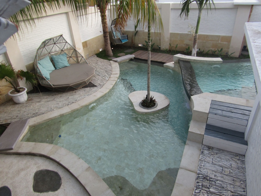 The White Key Luxury Villas 16/39