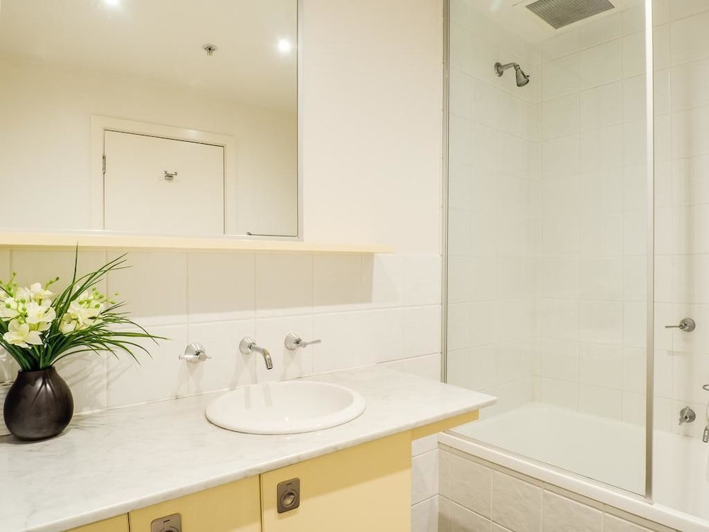 The Waterfront Apartments Geelong 38/40