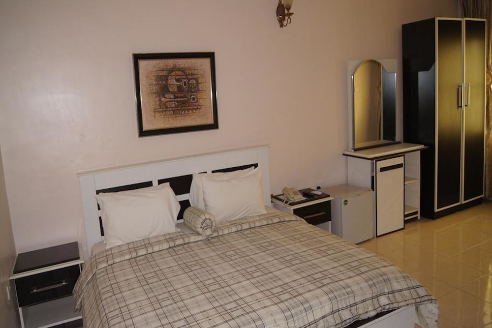 Royalview Hotel And Suites 9/62