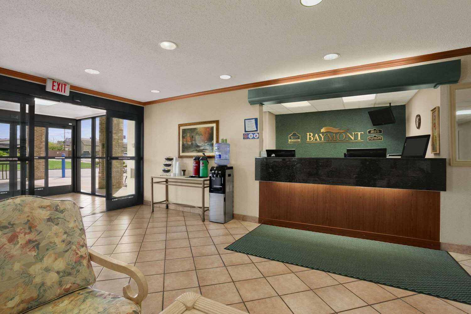 Baymont By Wyndham Sullivan 4/24