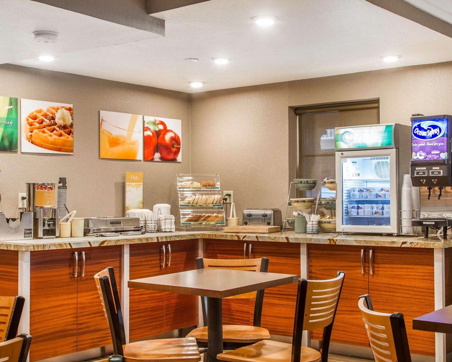 Quality Inn Sacramento Convention Center 24/27