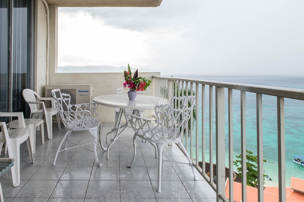 Coral Reef Beach Suite At Montego Bay Club Resort 13/25