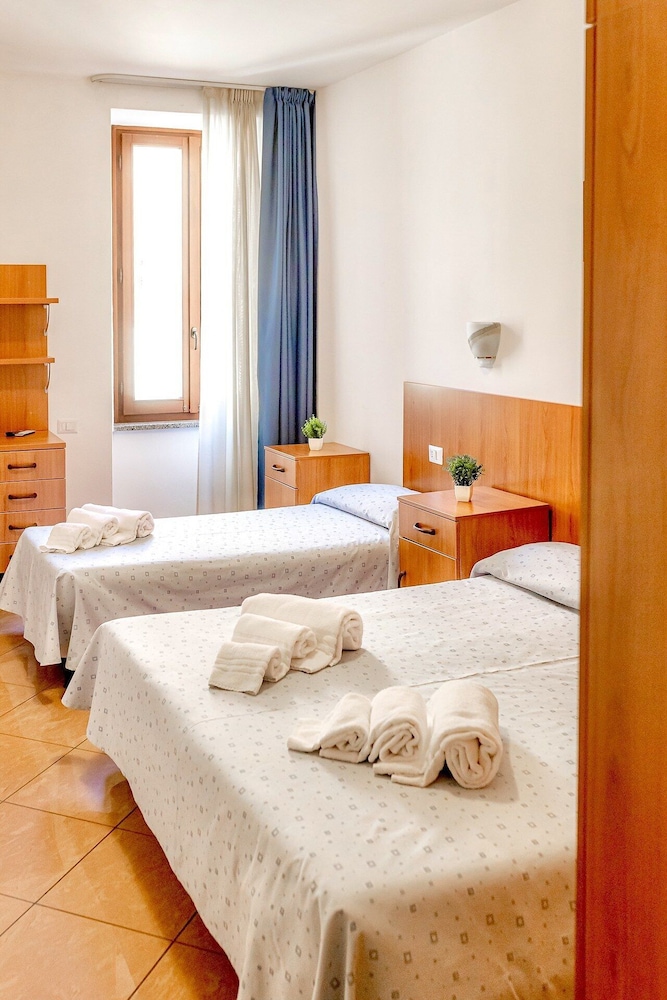 Nazareth Residence 8/40