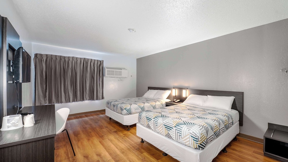 Motel6 Branford, CT - New Haven 11/58