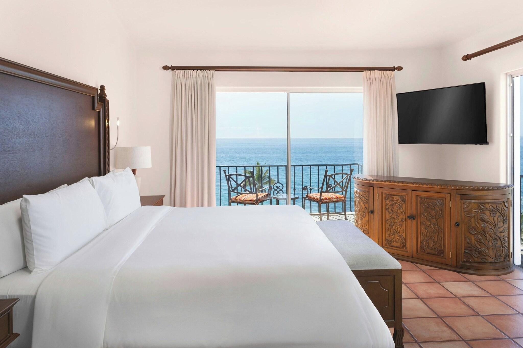 Suite, Ocean Front, Balcony