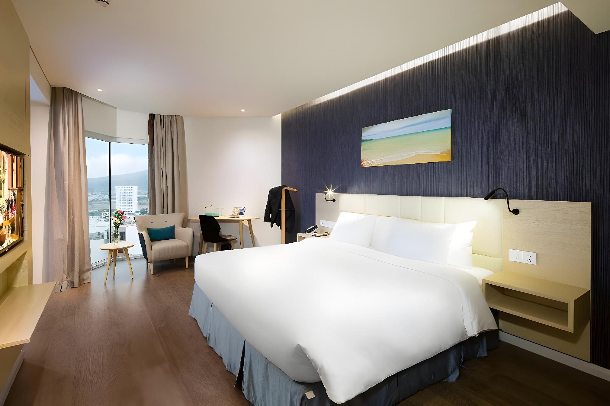 Liberty, Central, Suite
