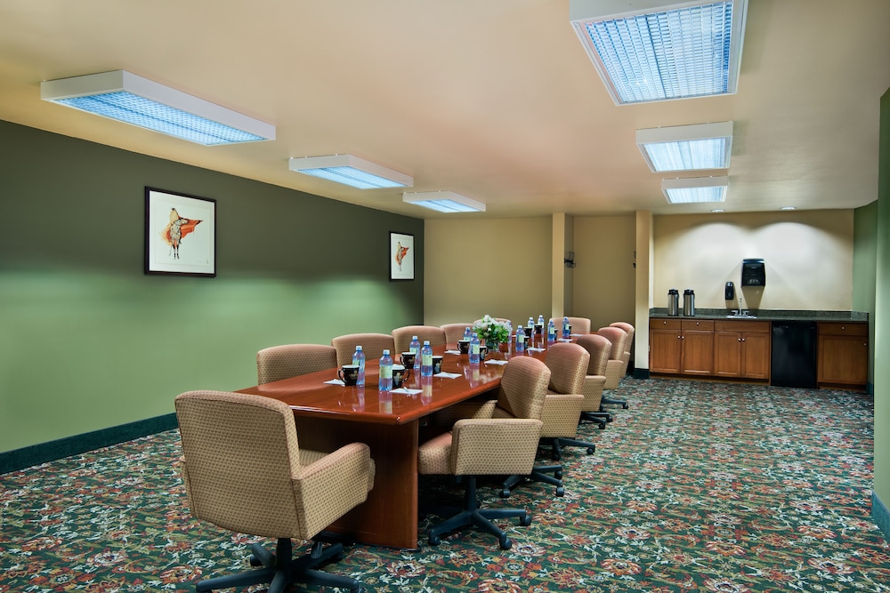 Oxford Suites Pendleton 48/54