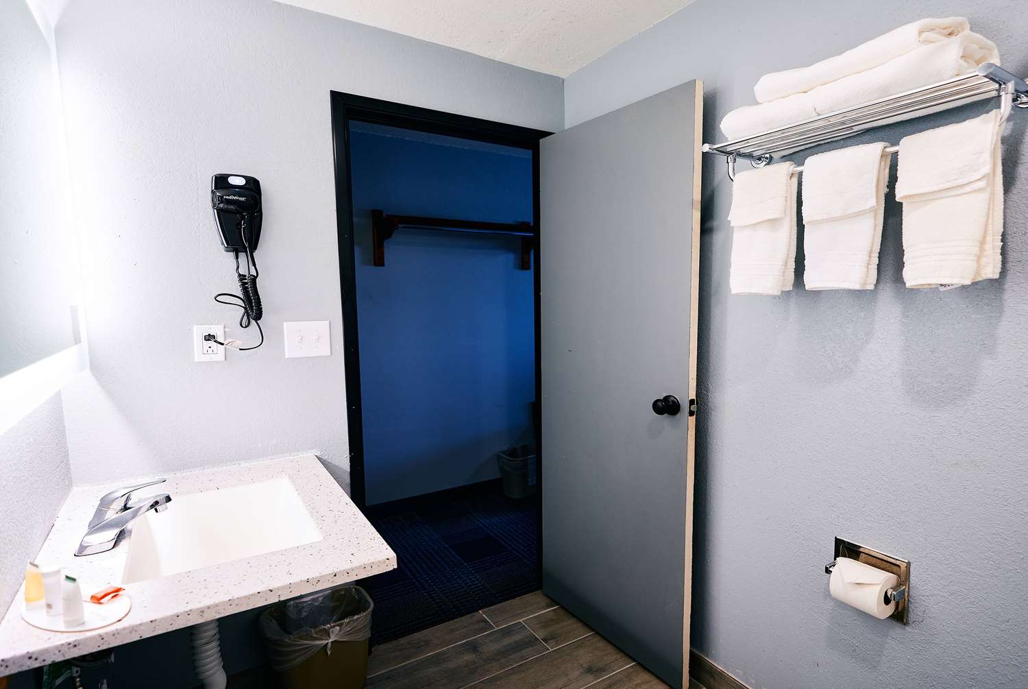 Super 8 by Wyndham Pueblo 40/42