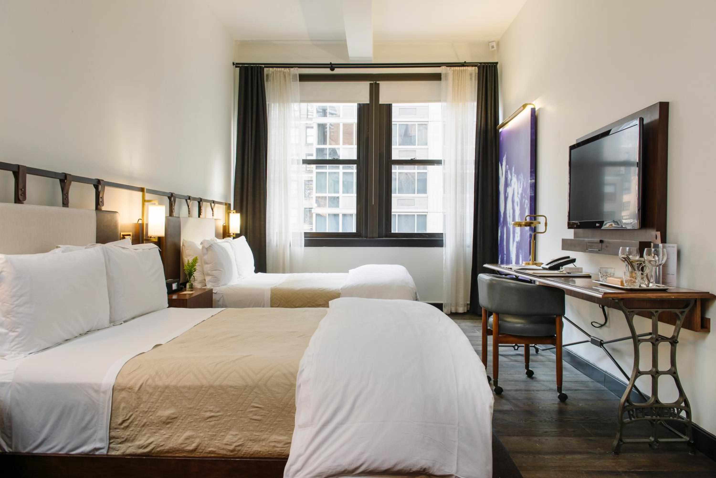 Studio, 2 Queen Beds