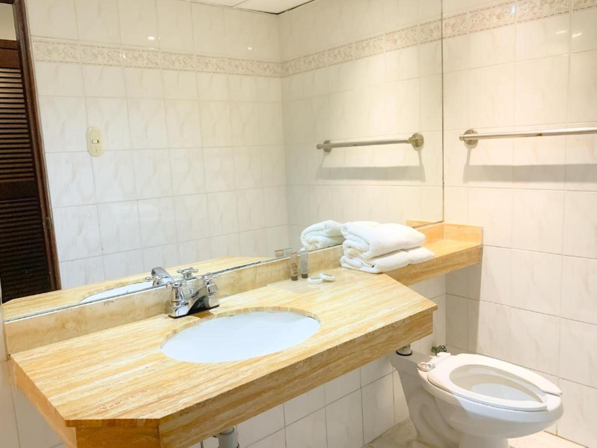 Studio, Suite, King Bed, Hotel Faranda Express Puerta Del Sol Barranquilla, A Member of Radisson Individuals 4/4