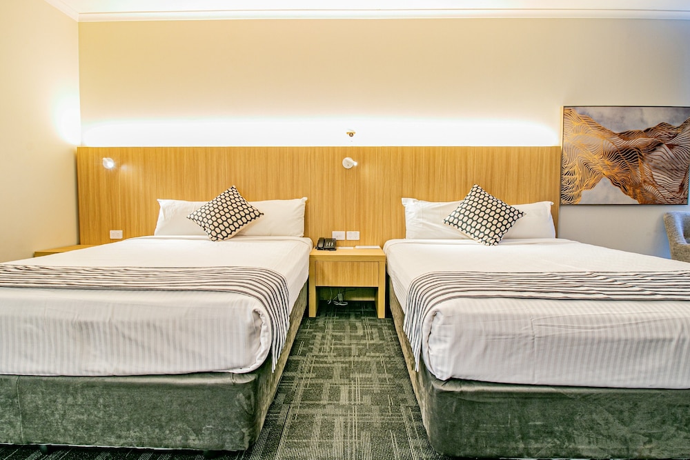 Opal Cove Resort 12/72