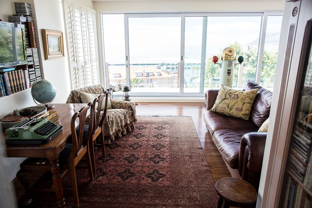 Kalk Bay Apartments 5/9