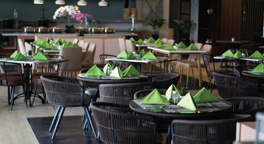 The Balcone Hotel and Resort 42/54