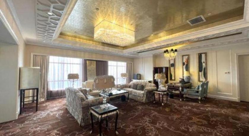 Jian Guo Hotel Yun Cheng 34/50