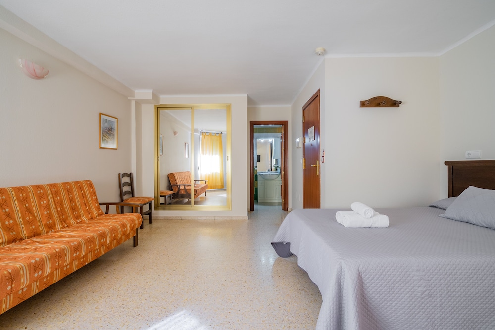 Hotel Velis 9/50