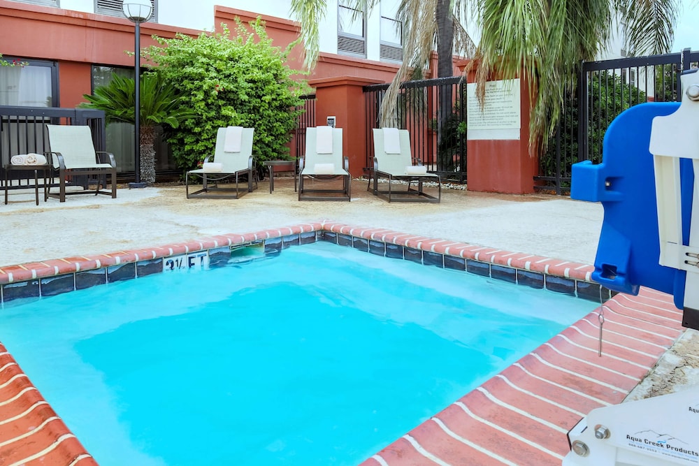 Hampton Inn Laredo 14/45