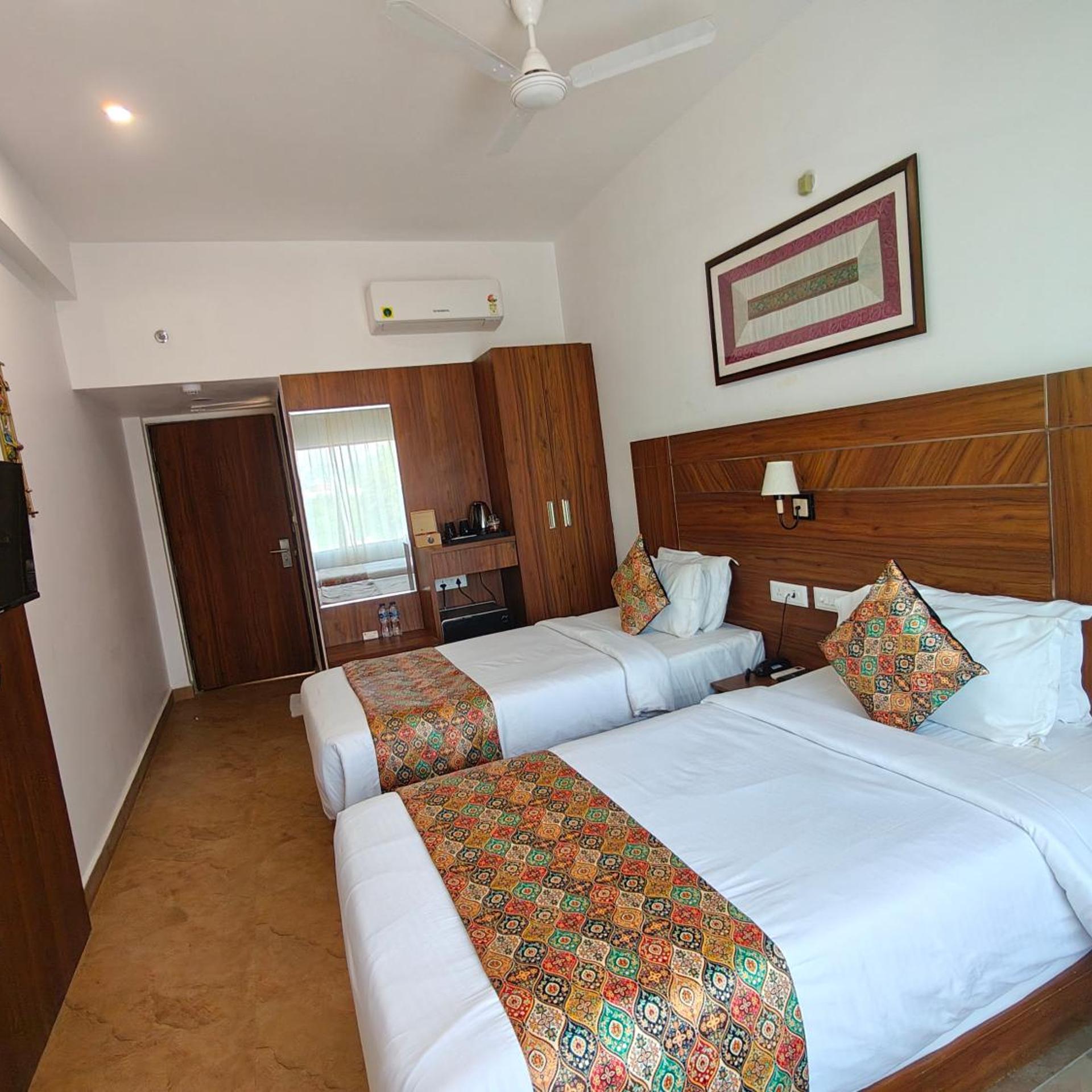 Amritara Ramila Kutir, Ayodhya 17/59