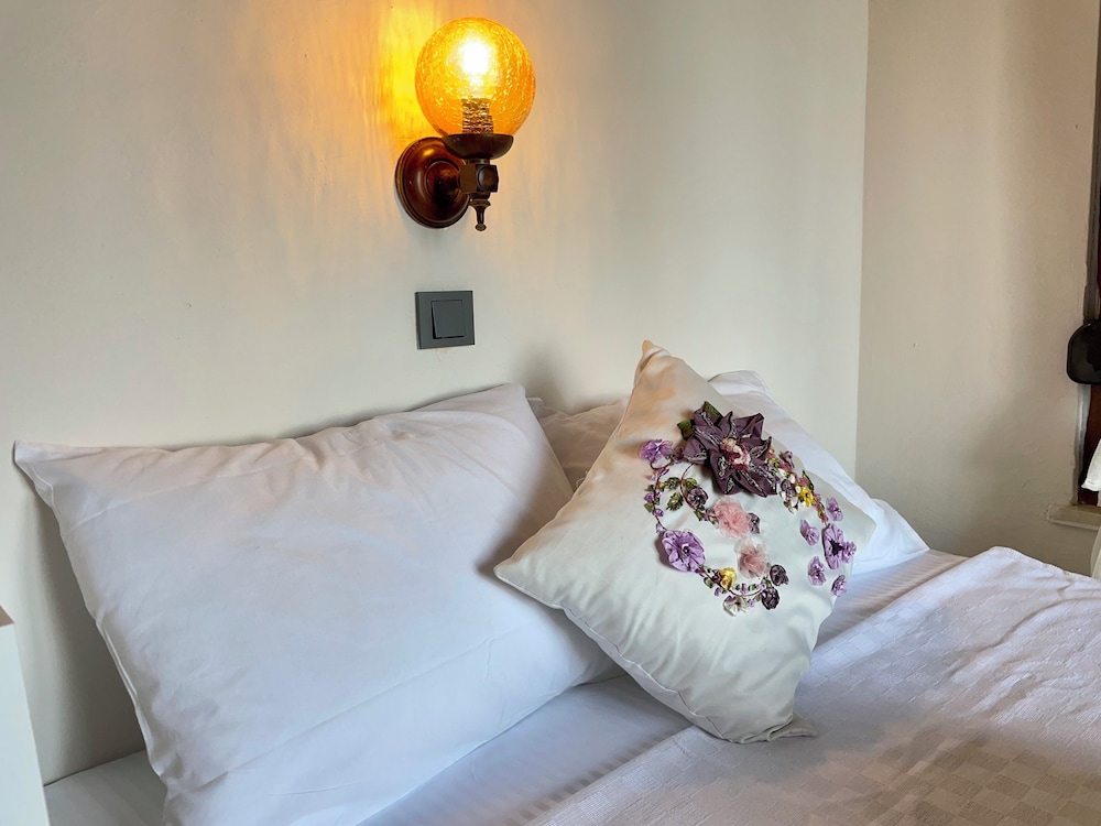 Villa Ece Pansiyon 24/40