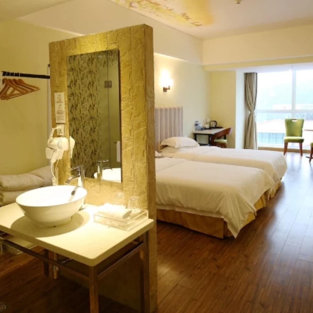 Grand Nest Hotel 9/30