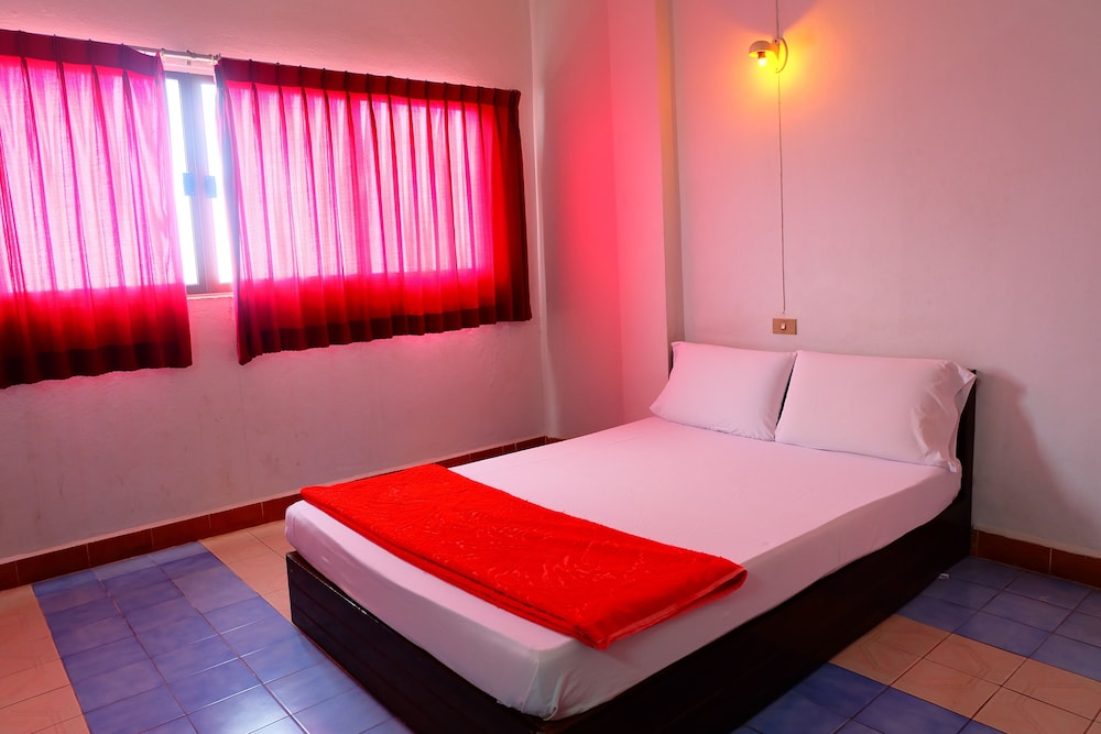 Thairungruang Backpackers Suratthani 7/16